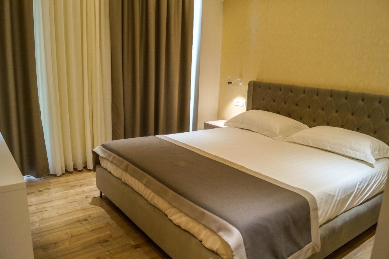 Red Hill Hotel Tiranë Eksteriør bilde